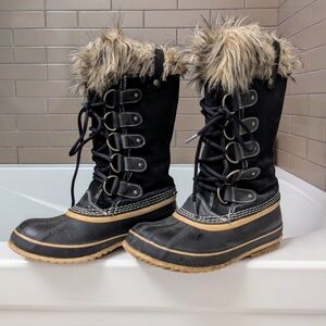 Sorel "Joan Of Arctic" Black & Tan Fur-Trimmed Winter Boots